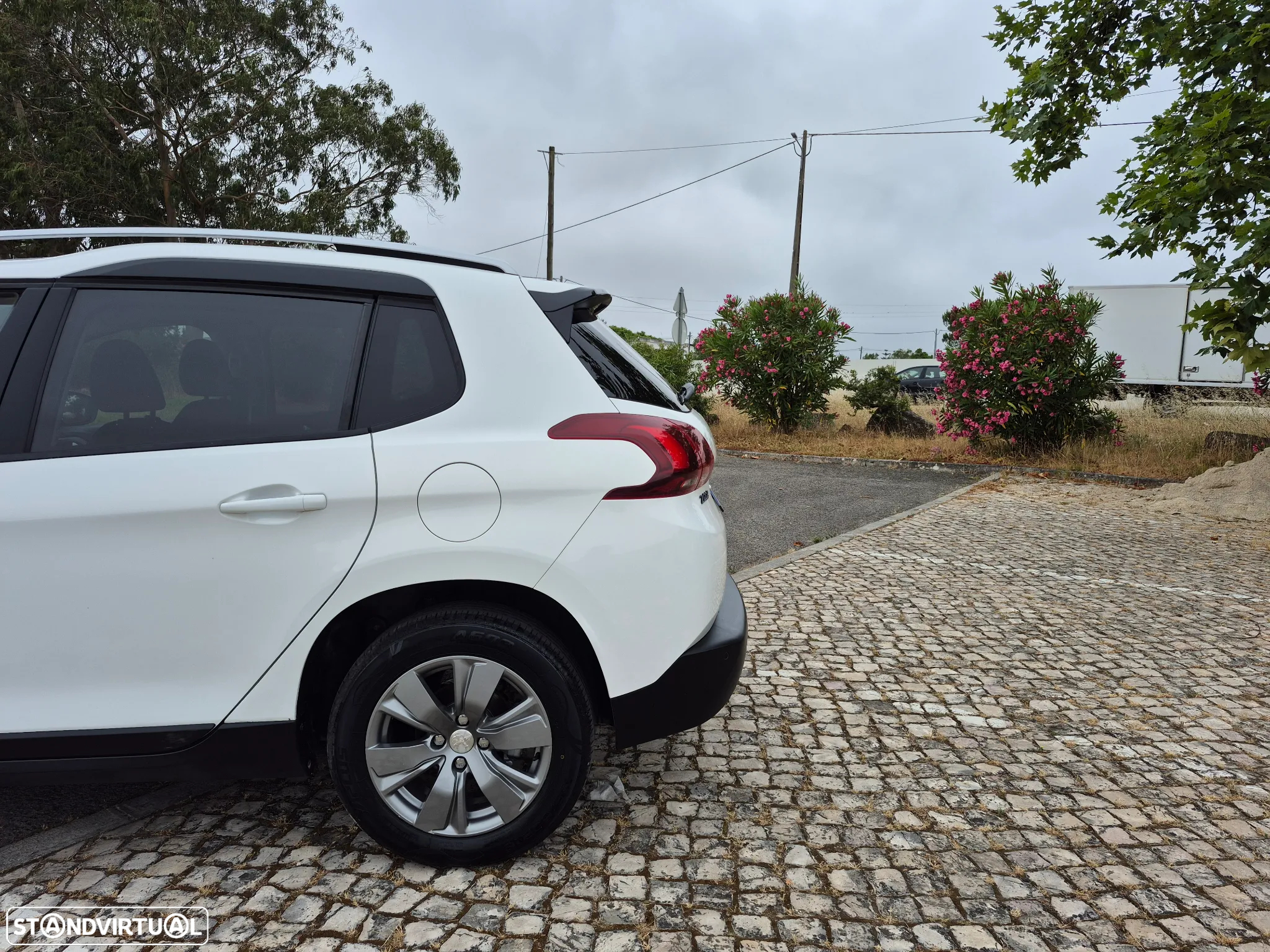 Peugeot 2008 1.2 PureTech Style - 5