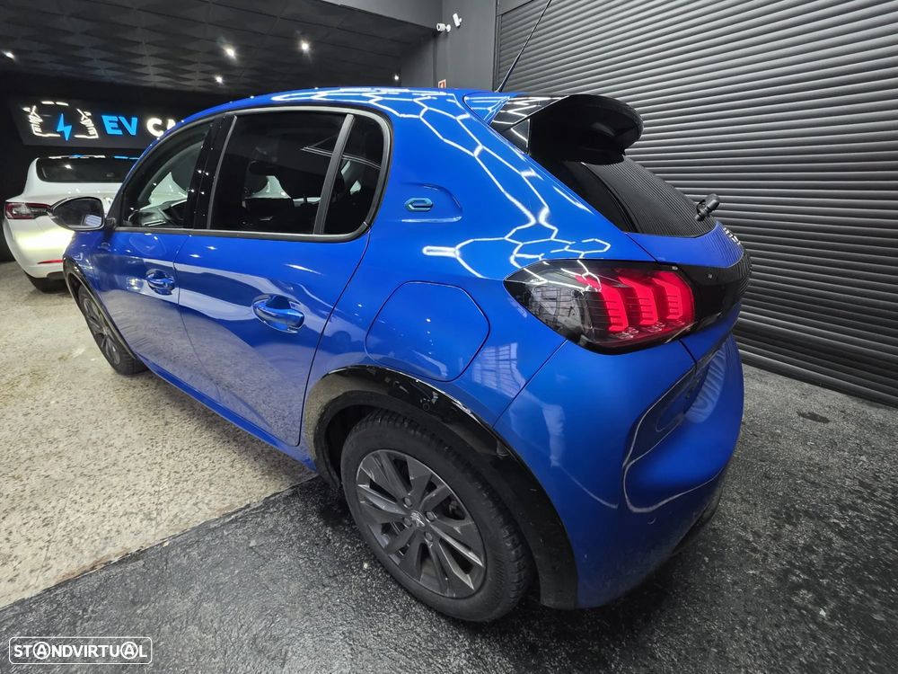Peugeot e-208 Allure Pack - 13