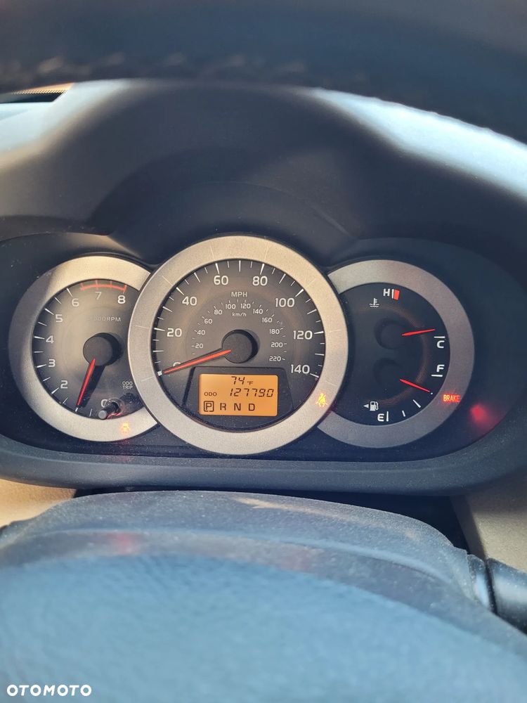 Toyota RAV4 - 18