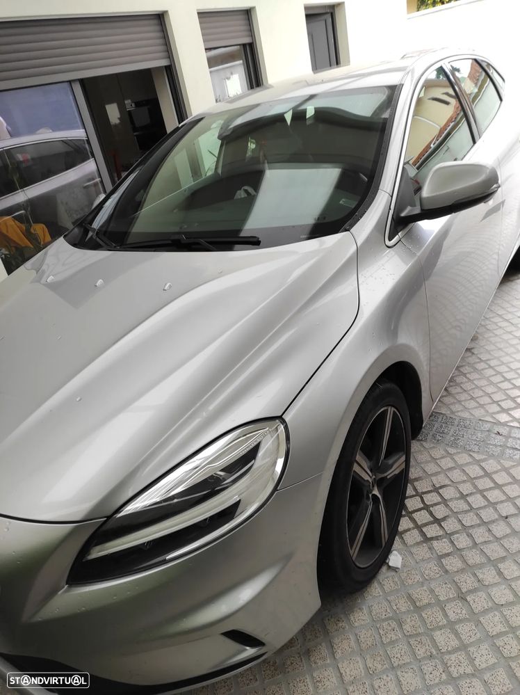 Volvo V40 2.0 D2 R-Design - 3