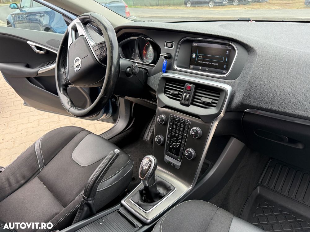 Volvo V40 Cross Country D2 Momentum - 12