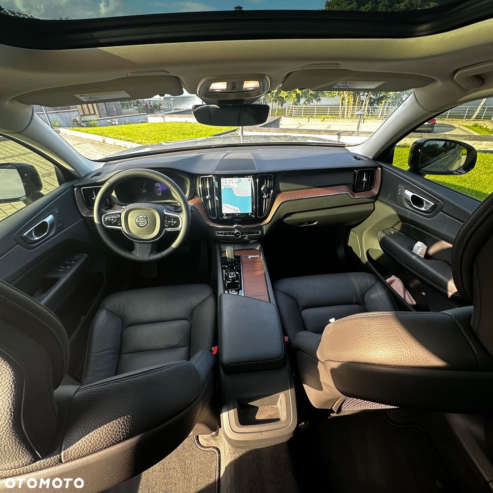 Volvo XC 60 B4 B Plus Dark - 9