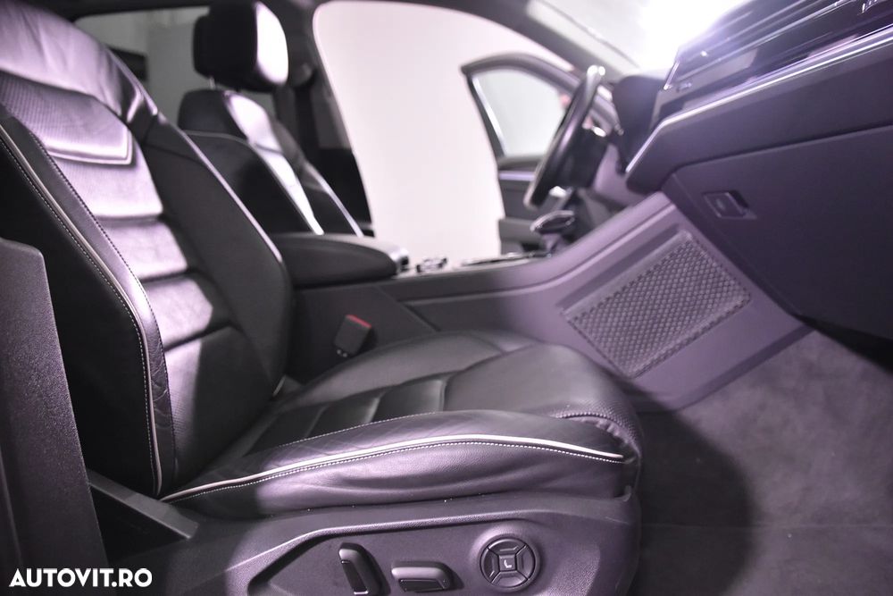 Volkswagen Touareg - 11