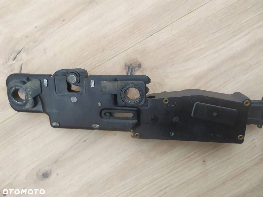 AUDI A6 C6 KOMBI ZAMEK DOCIĄG KLAPY BAGAŻNIKA 4F9827383A - 3