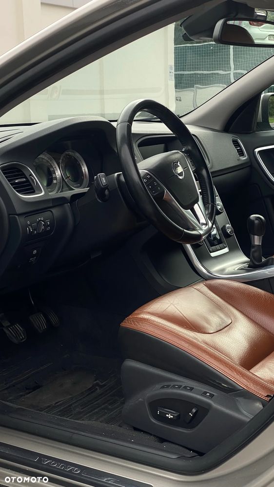 Volvo V60 T4 Summum - 28