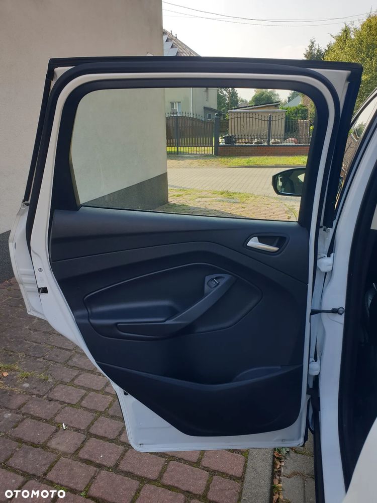 Ford Kuga 2.0 TDCi 2x4 Titanium - 31