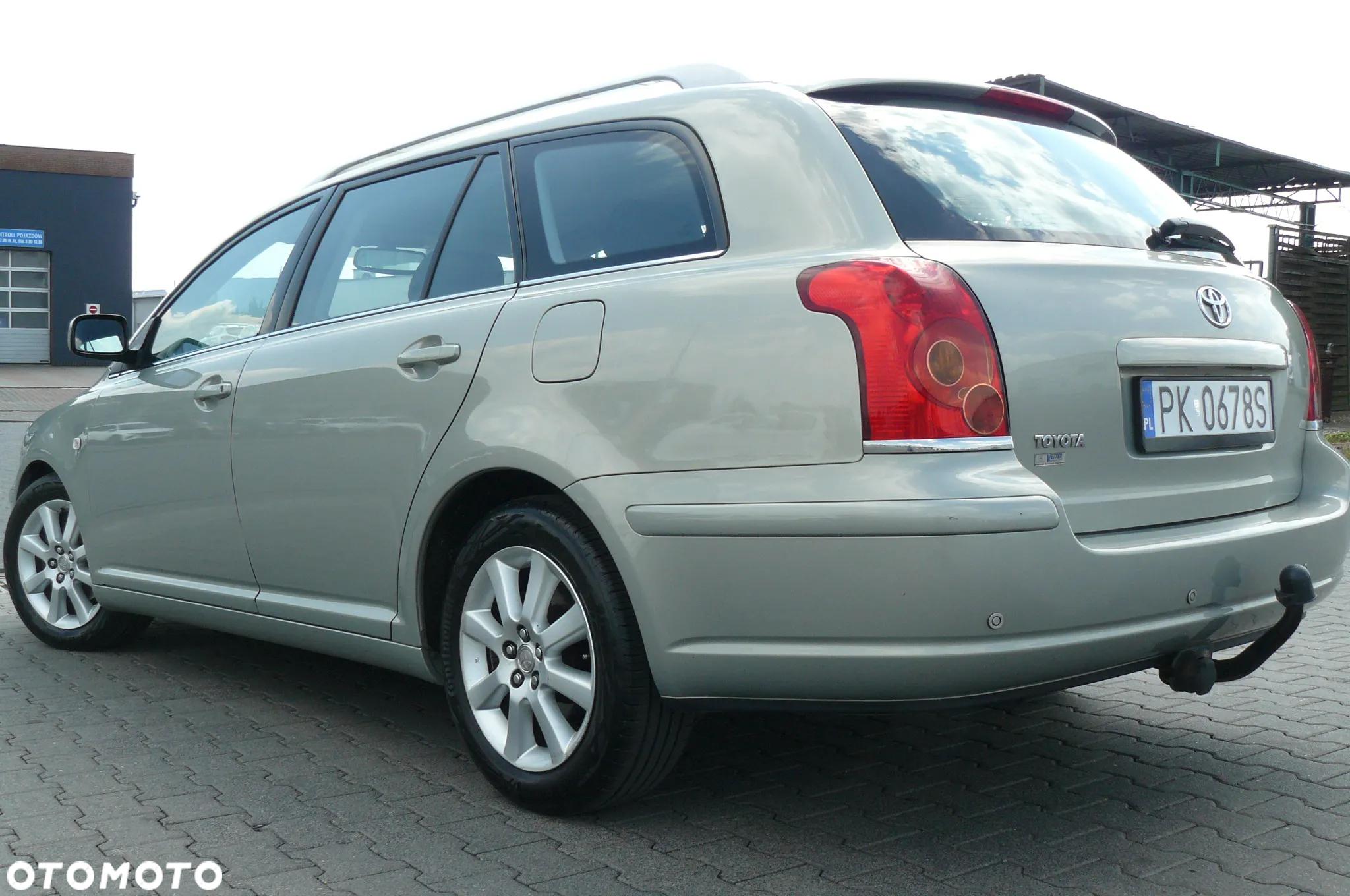 Toyota Avensis - 5