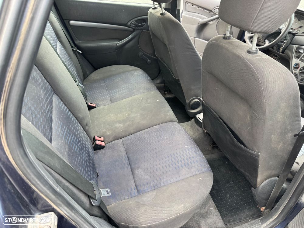 Ford Focus 1.8 TDdi Ghia - 9