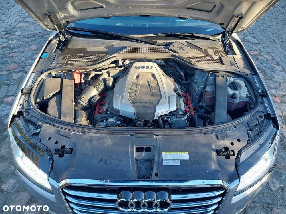 Audi A8 - 40
