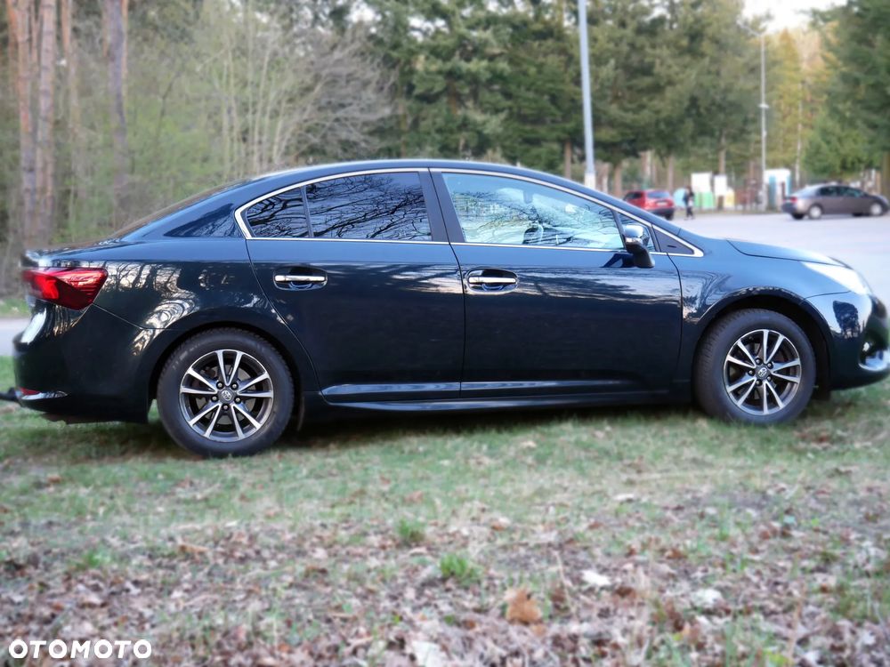 Toyota Avensis 1.8 Premium - 15