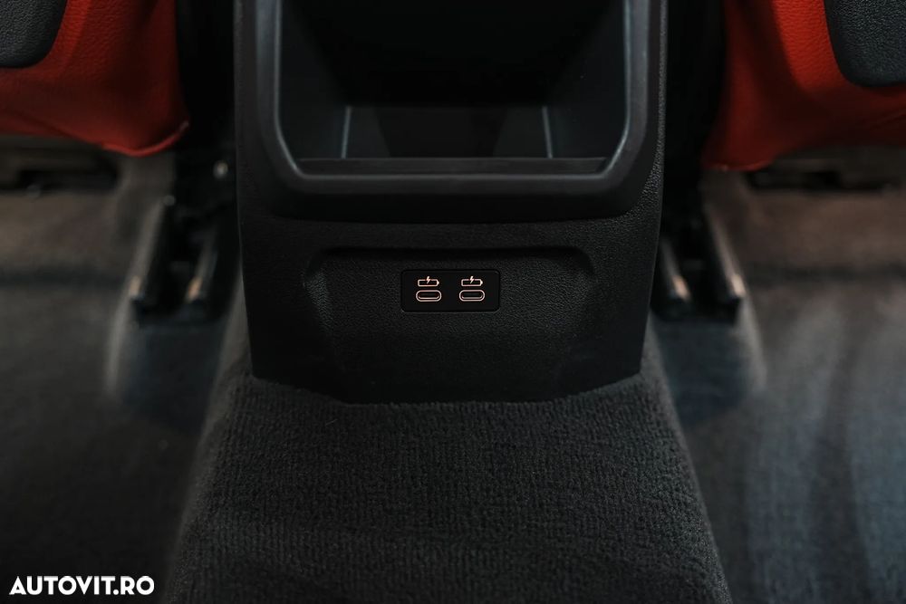 BMW Seria 1 118i Aut. Luxury Line - 34