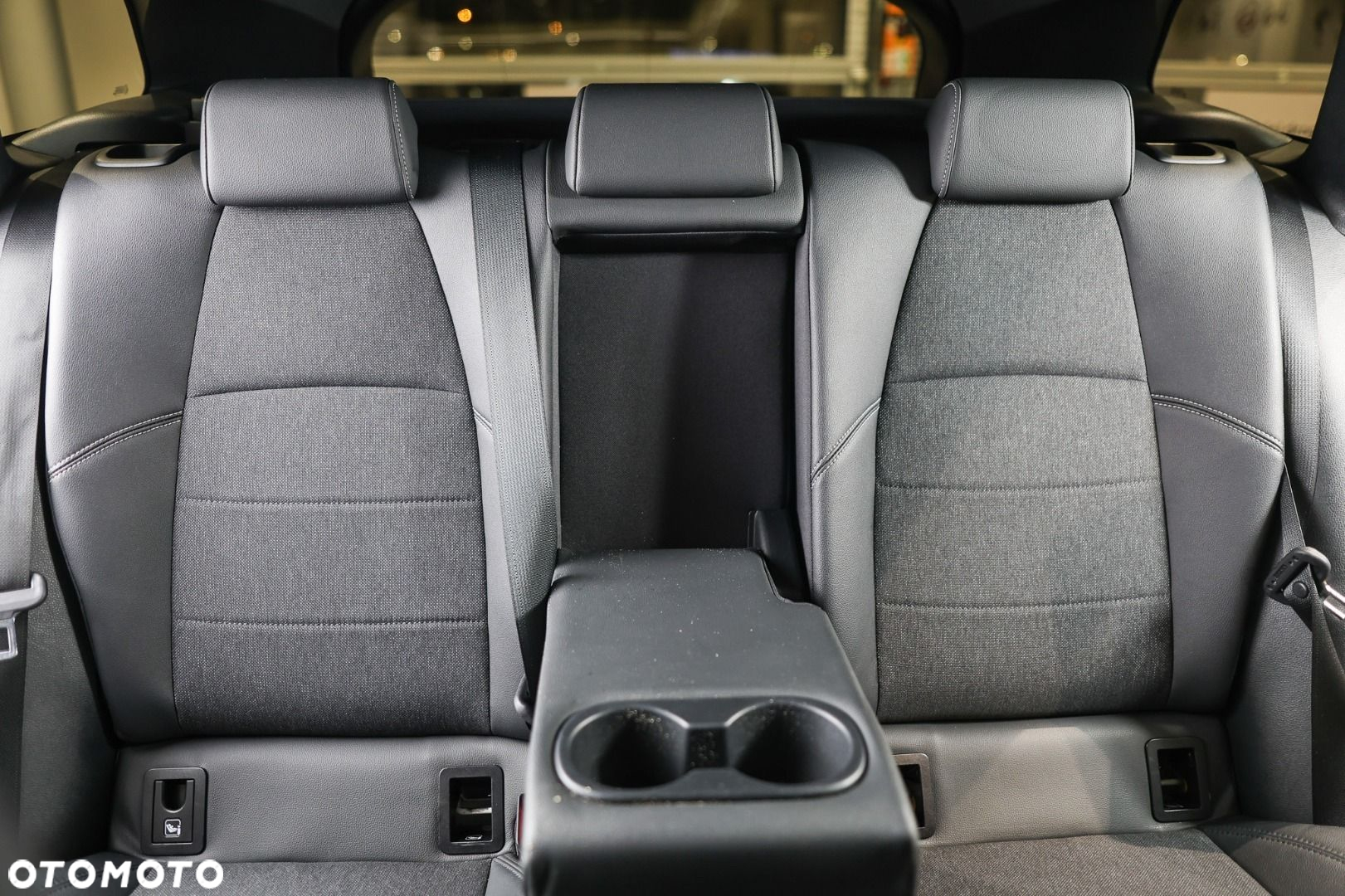 Toyota Corolla - 13