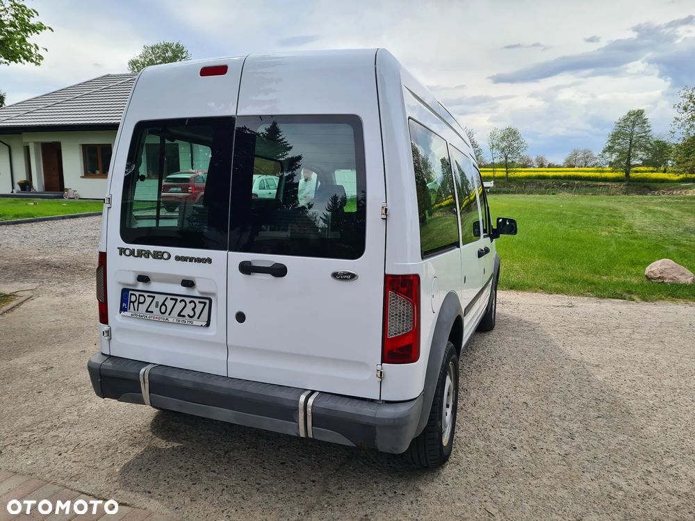 Ford Tourneo Connect - 10