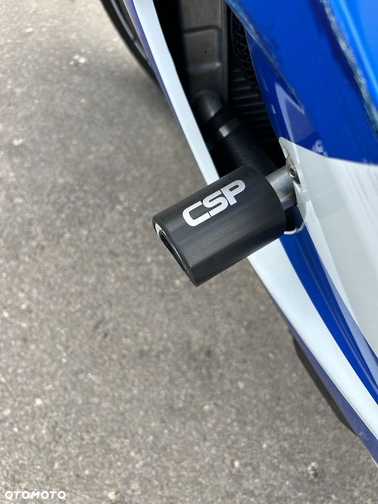 Suzuki GSX-R - 16
