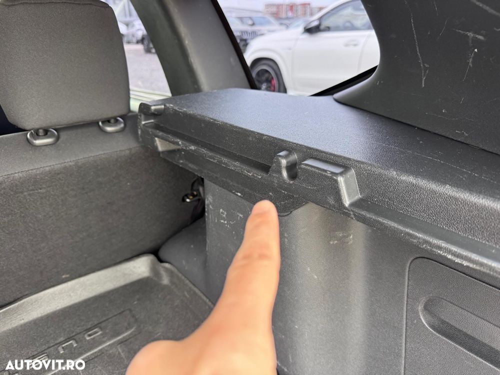 Dacia Duster 1.6 4x4 Laureate - 29