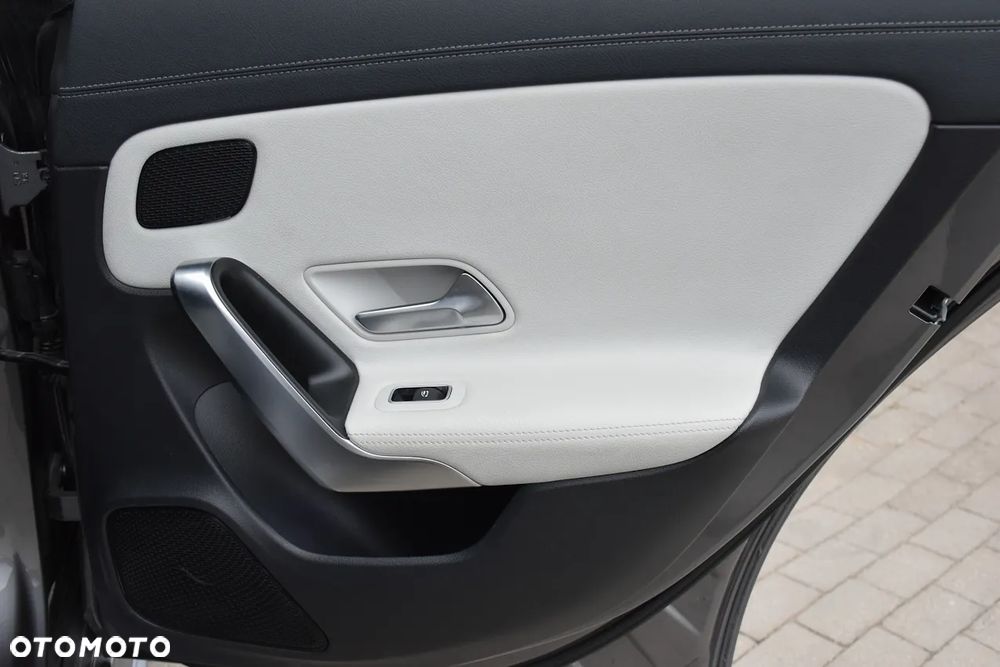 Mercedes-Benz CLA 200 d AMG Line 8G-DCT - 34