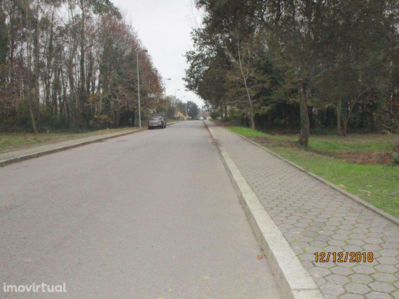 Terreno para construção de moradia isolada de 4 frentes - Serzedo - Grande imagem: 2/7