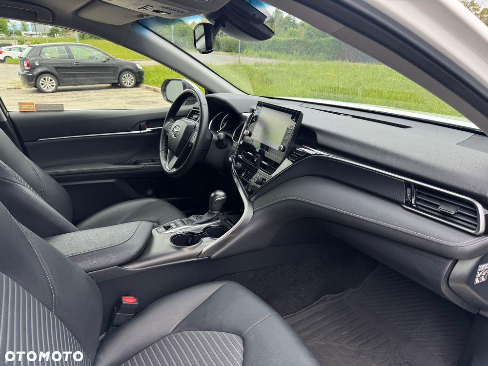 Toyota Camry - 16
