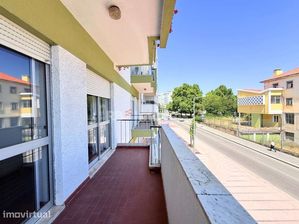 Apartamento T3 c/ Varanda - Junto à Alameda, Tomar - Grande imagem: 3/32