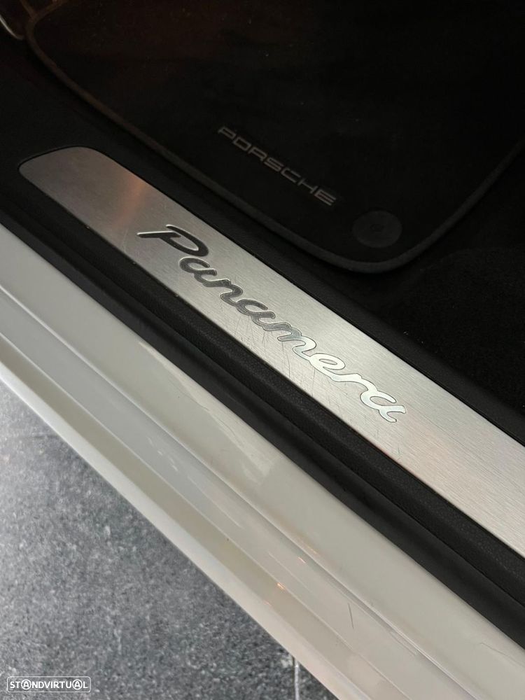 Porsche Panamera 3.0 V6 - 8