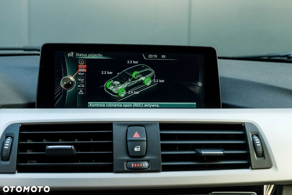 BMW Seria 3 320d Sport Line - 34