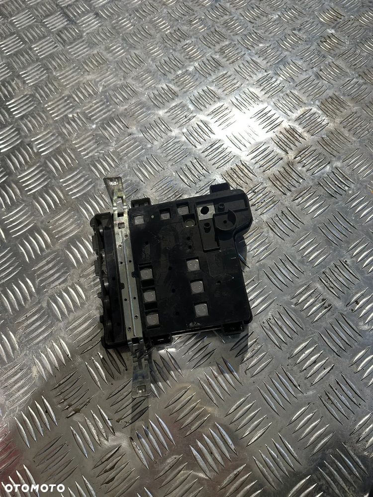 Skrzynka bezpieczników IVECO DAILY 14- 5801585968 - 2