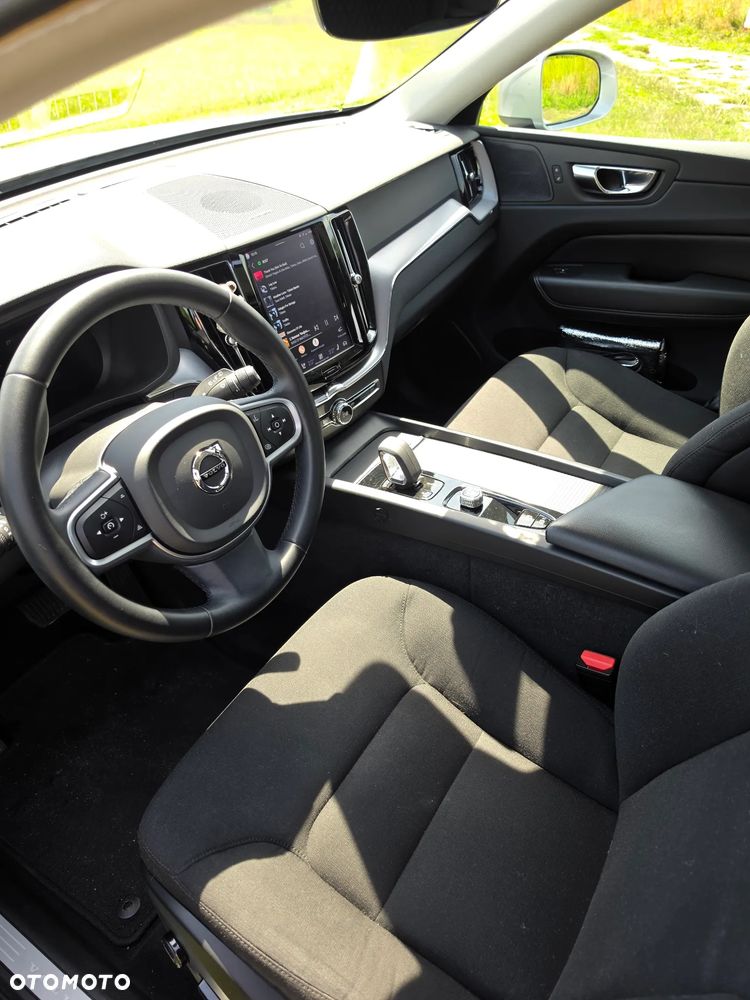 Volvo XC 60 B5 D AWD Momentum Pro - 8