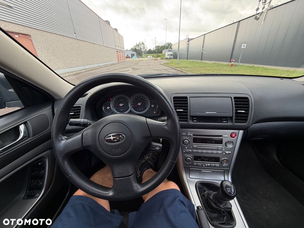 Subaru Legacy 2.0i MT - 14