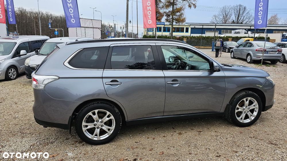 Mitsubishi Outlander 2.2 DID Intense + - 31