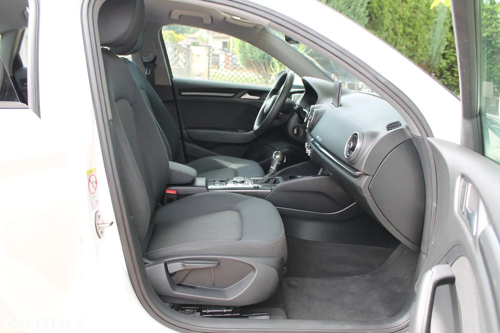Audi A3 Limousine 30 TFSI S tronic - 16