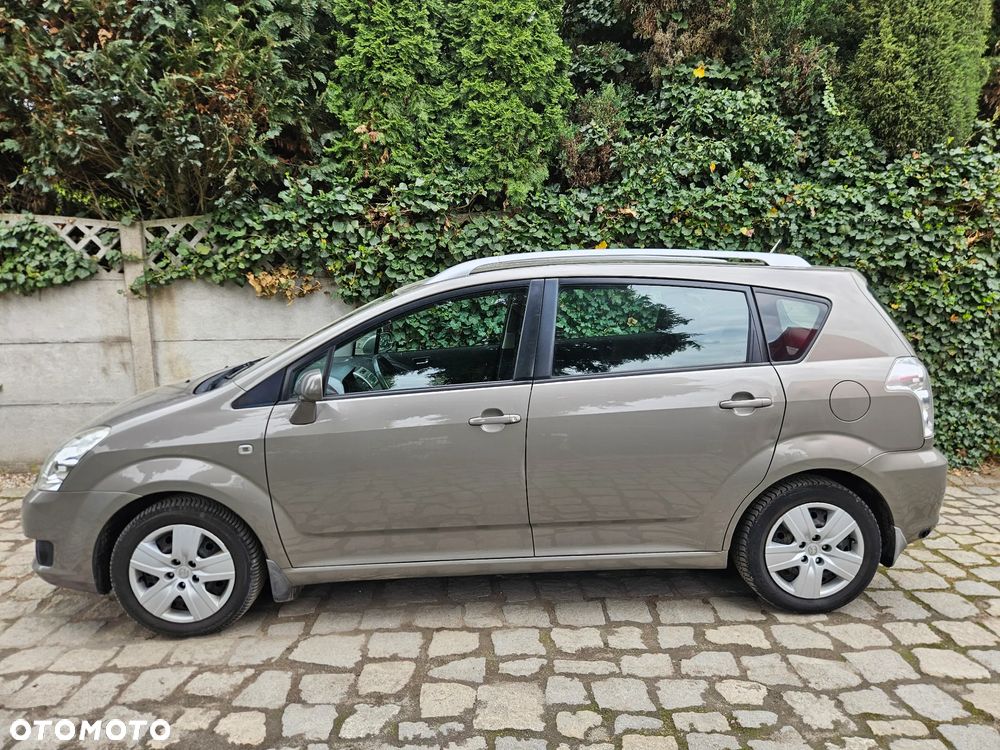 Toyota Corolla Verso - 2