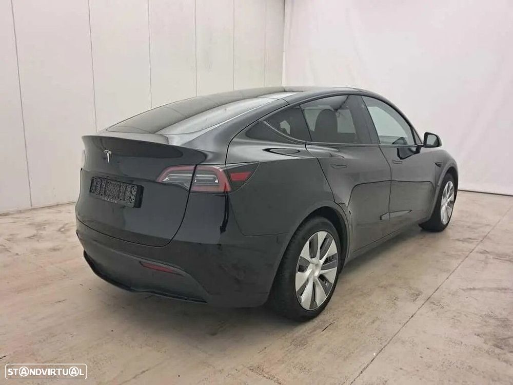 Tesla Model Y Standard - 3