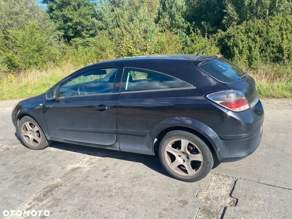 Opel Astra III GTC 1.6 Sport - 12