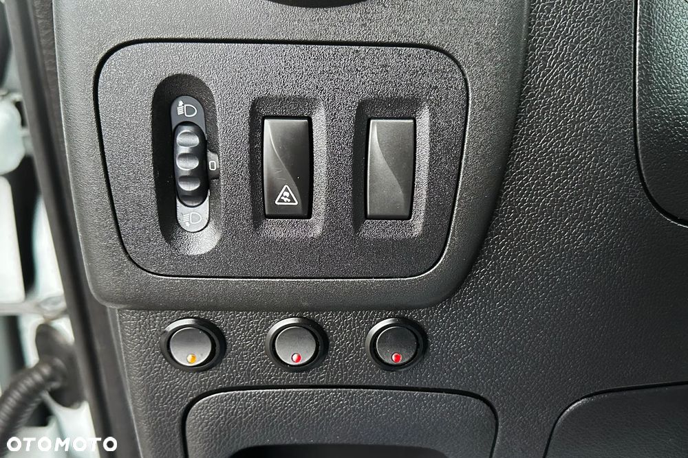 Nissan NV400 - 19