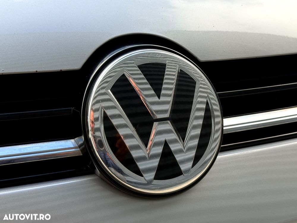 Volkswagen Golf 1.6 TDI Highline - 20