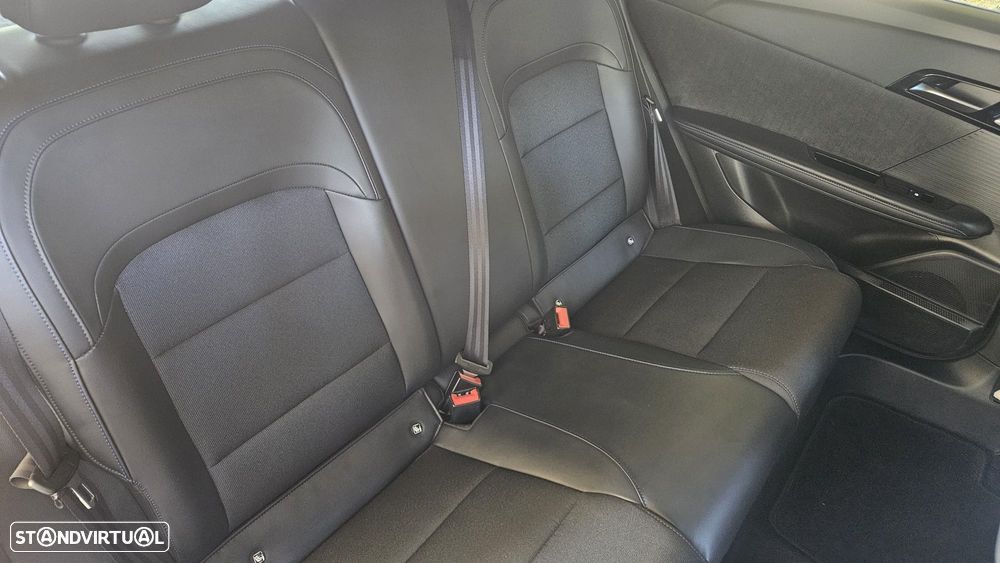 MG MG4 4 Luxury 64 kWh - 33