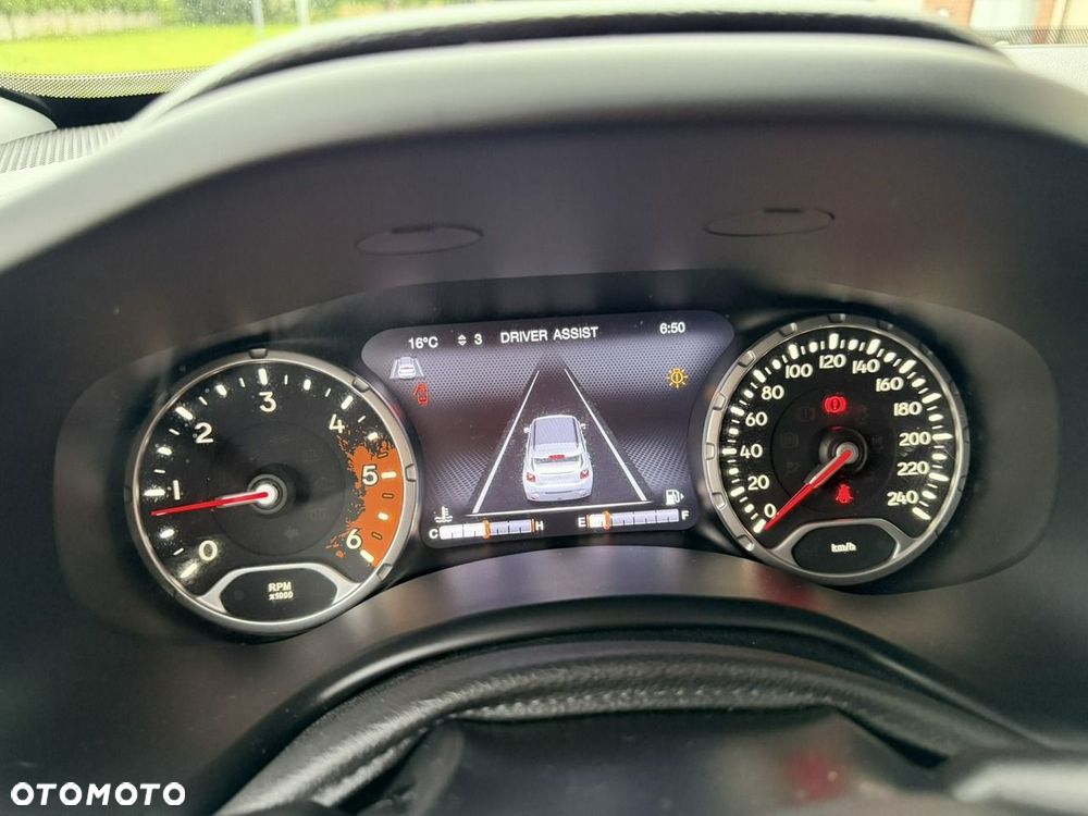 Jeep Renegade - 13