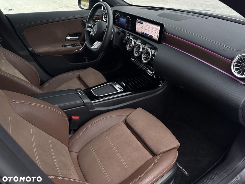 Mercedes-Benz CLA - 23