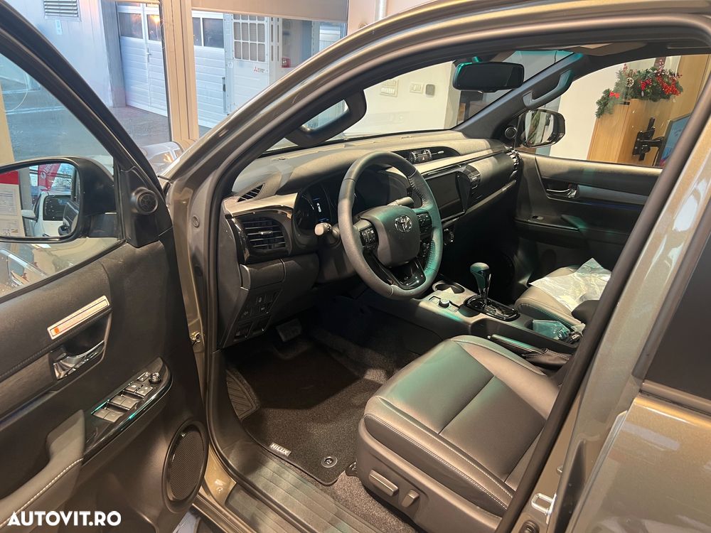 Toyota Hilux 2.8D 204CP 4x4 Double Cab AT MHEV Invincible - 7