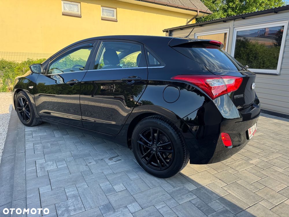 Hyundai i30 blue 1.4 Trend - 9