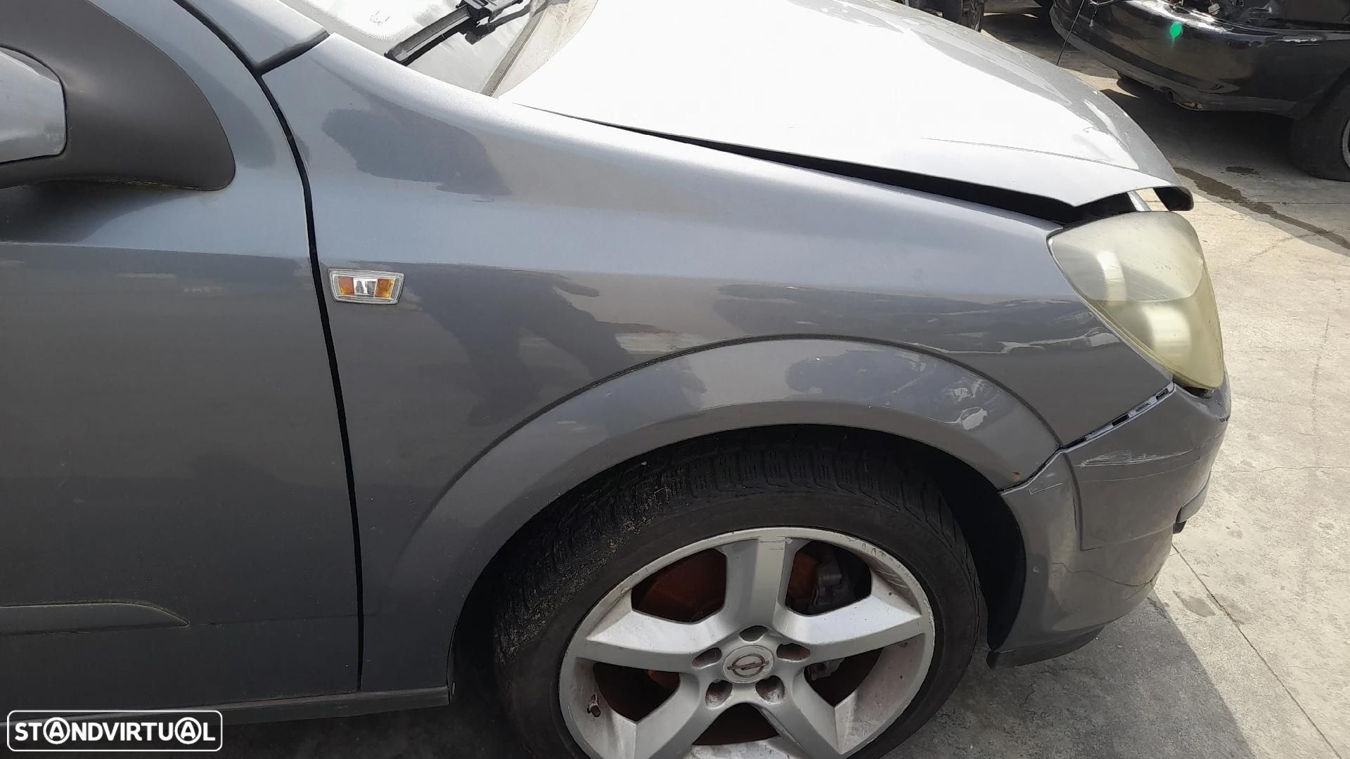 Guarda-lamas direito OPEL Astra H Caravan (L35) - 2