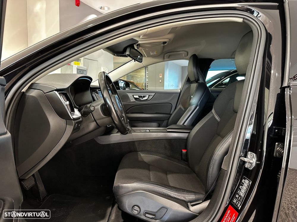 Volvo V60 2.0 D3 Momentum Geartronic - 10