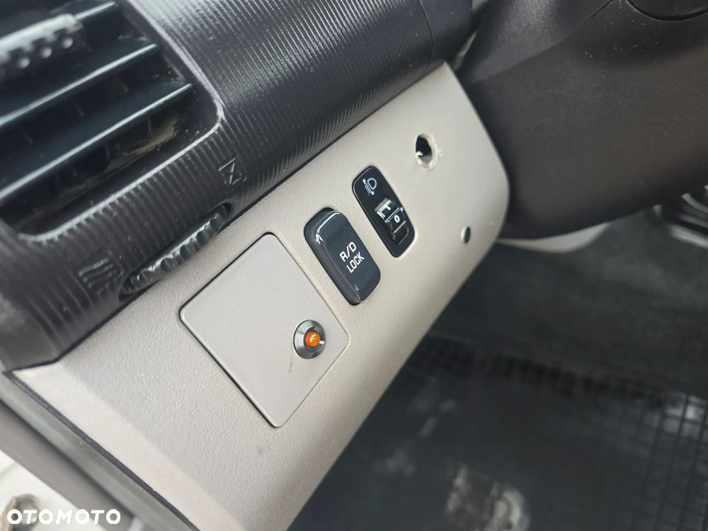 Mitsubishi L200 2.5 DID SC Inform 3os - 13