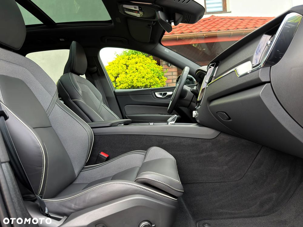 Volvo XC 60 B5 B AWD Geartronic RDesign - 8