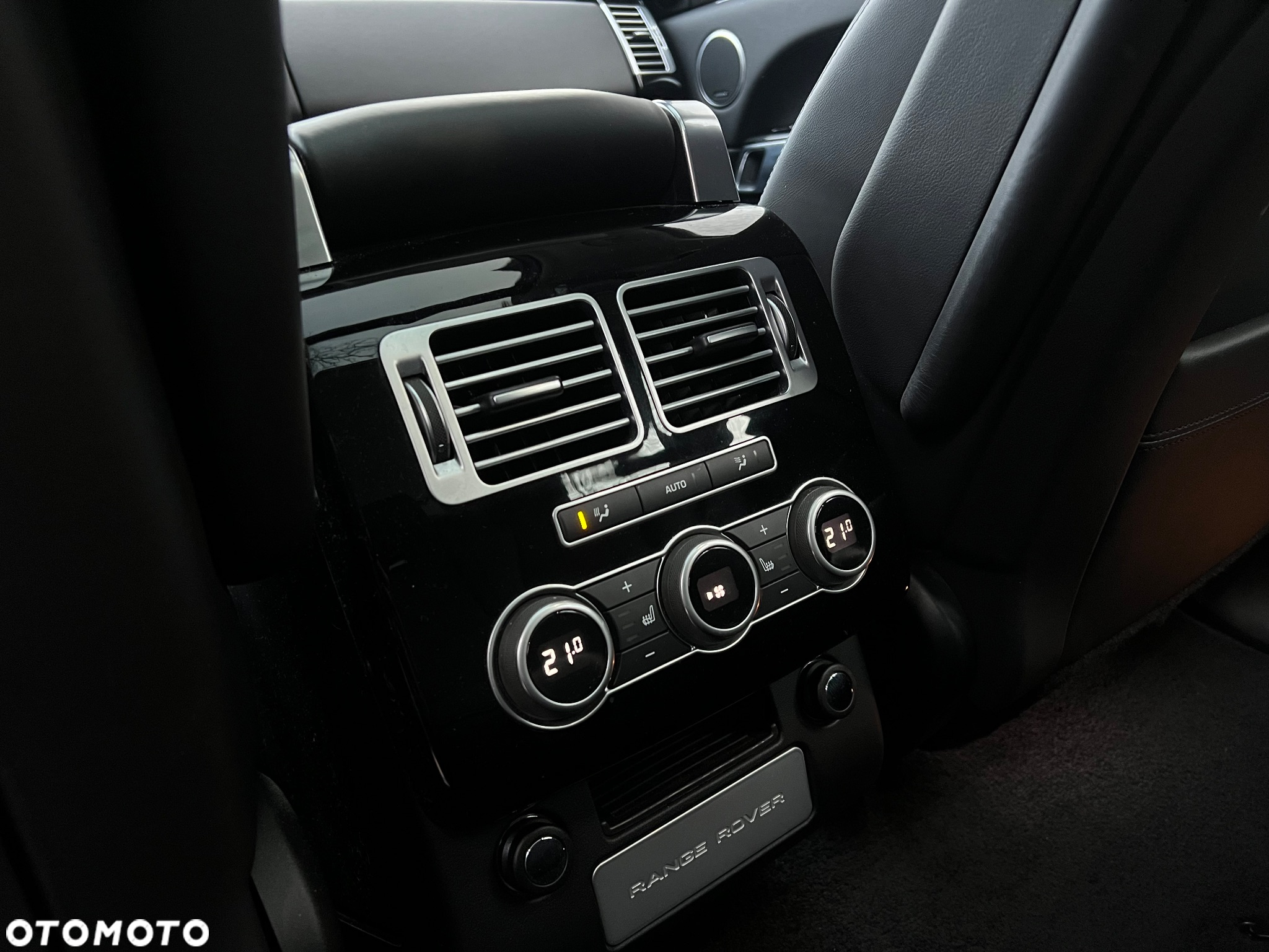 Land Rover Range Rover 4.4SD V8 LWB Vogue - 38