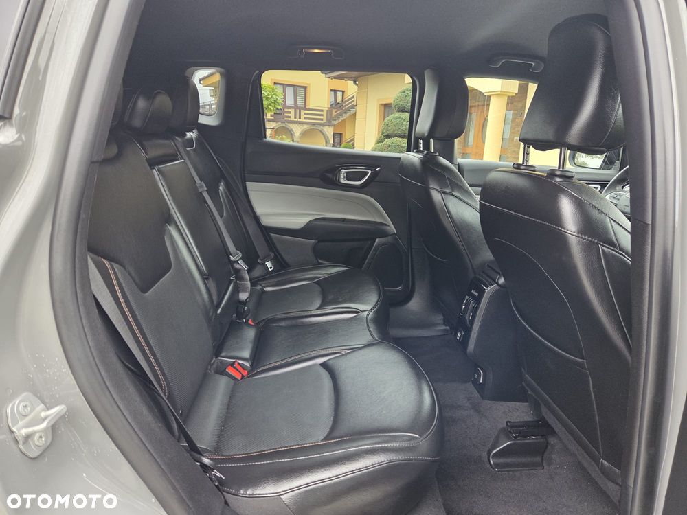 Jeep Compass - 26