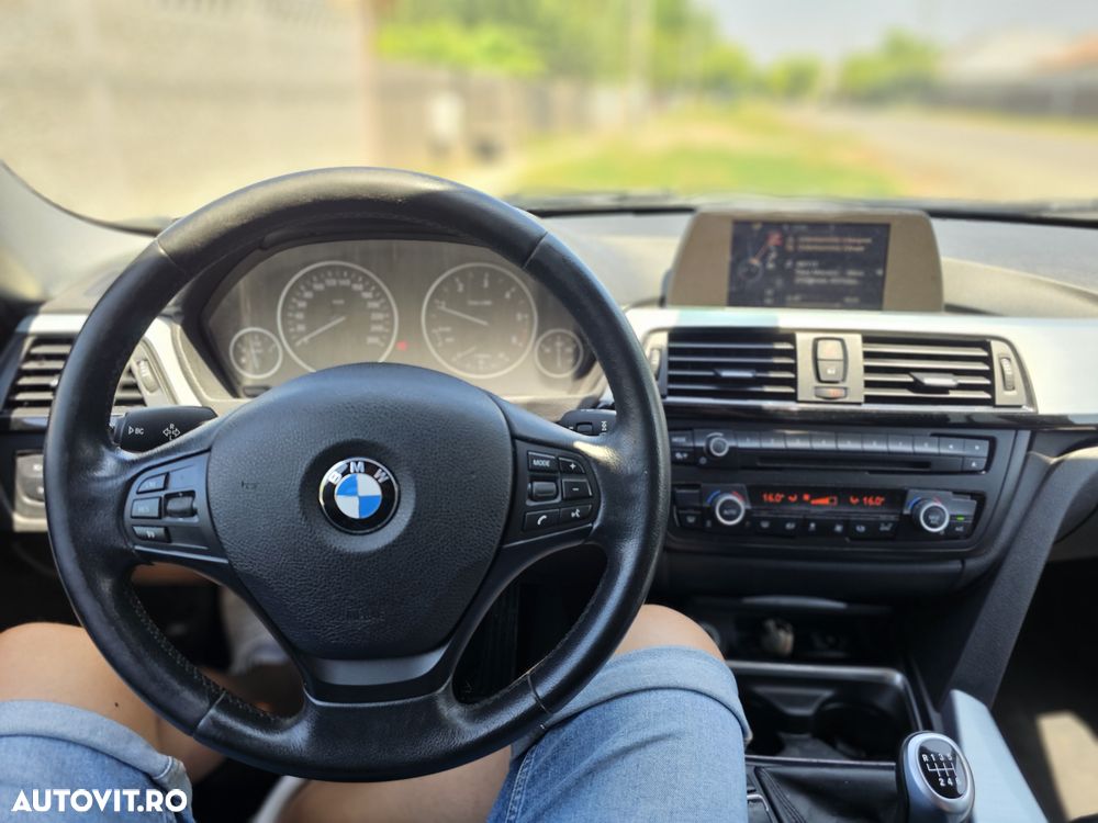 BMW Seria 3 318d Touring - 8