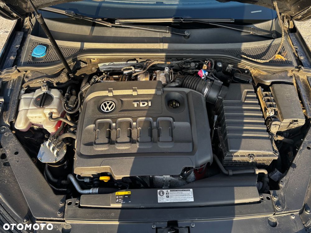 Volkswagen Passat - 25
