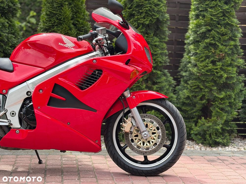 Honda VFR - 10