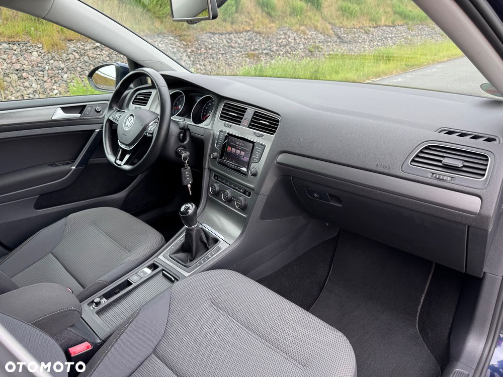 Volkswagen Golf 1.2 TSI BMT Comfortline - 29